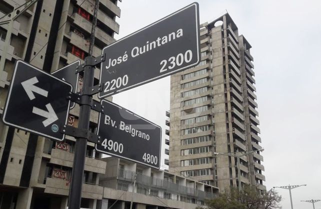 Obreros de la Uocra se concentraron frente a las torres Procrear del Parque Federal