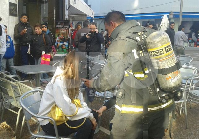 El principio de incendio en la galería Garay. / Manuel Testi.