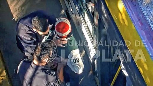 Bajaron a un hombre del colectivo por abusar de una pasajera