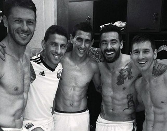 Las fotos del festejo íntimo de la selección en el vestuario