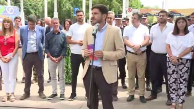 El gobernador Maximiliano Pullaro lanzó el Operativo Verano desde la zona norte de Rosario.