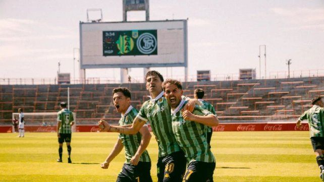 Dos cabezazos y un golazo para que Aldosivi sueñe con la permanencia.