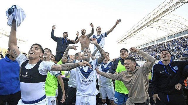 Vélez se convirtió en el primer finalista de la Copa de la Liga. Vélez se convirtió en el primer finalista de la Copa de la Liga.