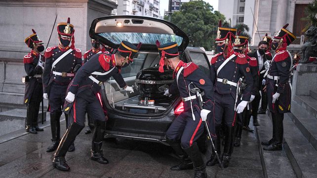 La intimidad del velatorio de Carlos Menem en imágenes