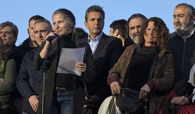 Alejandra Darín leyó un comunicado durante la movilización en la Plaza de Mayo.&nbsp;