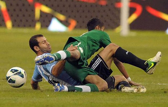 Argentina decepcionó en Arabia Saudita al igualar sin goles