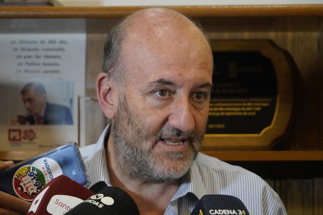 Leonardo Caruana pone una pausa en su cargo de secretario de Salud para dedicarse de lleno a la campaña electoral.