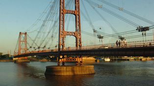 Puente Colgante: evaluarán paso exclusivo de peatones y ciclistas