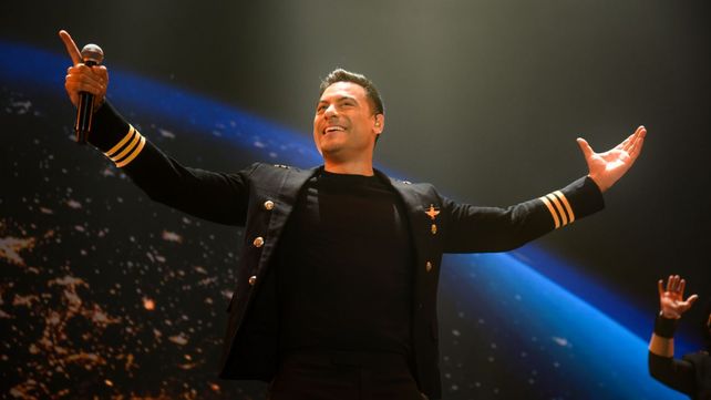 El mexicano Carlos Rivera dio un show de casi tres horas en Metropolitano