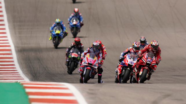 Bastianini (23) controló el ritmo en la punta y logró su segunda victoria en MotoGP.