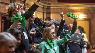 Francia el primer país en proteger el aborto en su Constitución.