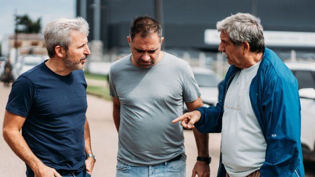 El gobernador Rogelio Frigerio y funcionarios recorrieron los barrios de Gualeguaychú afectados por las lluvias.&nbsp; 