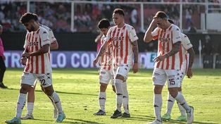 Unión fue una sombra, cayó ante un pobre San Lorenzo 2-1 y cedió el invicto de local
