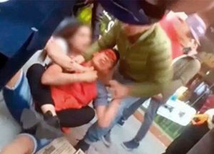 Una mujer experta en artes marciales le dio una paliza al ladrón que le robó el celular