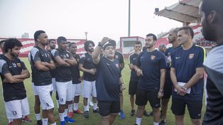 Maradona puso en marcha su ciclo en Al Fujairah