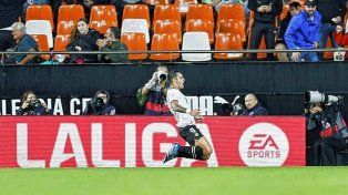 Valencia superó a Cádiz y quiere levantar vuelo en la Liga española.