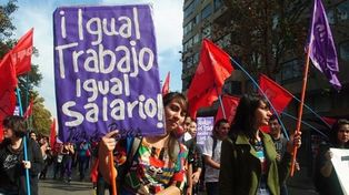 Este 8 de marzo las mujeres tomarán las calles de todo el país en reclamo por una vida sin violencia y justicia por aquellos femicidios que quedaron impunes. No obstante, se agregará un nuevo reclamo: la deuda en materia económica hacia las mujeres.&nbsp;