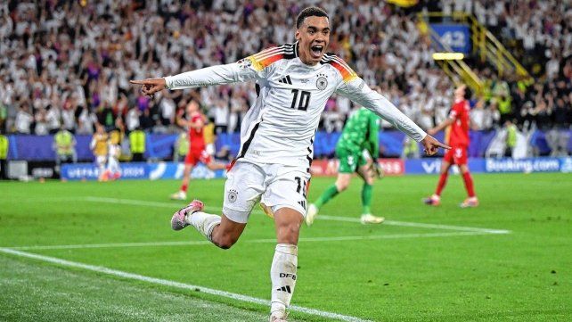 Musiala festeja el segundo gol de Alemania.