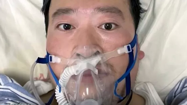 El oftalmólogo de Wuhan Li Wen Liang fue sometido a interrogatorios y obligado a firmar una 