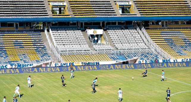 Por la agresión a Gustavo Alfaro, el Central del Chacho Coudet tuvo que jugar ante Temperley a puertas cerradas.