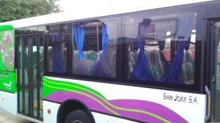 Paraná: rompieron a piedrazos ventanilla de colectivo urbano nuevo