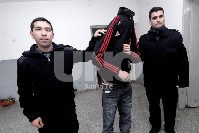 Detuvieron a un muchacho imputado de graves delitos en barrio Santa Rosa de Lima