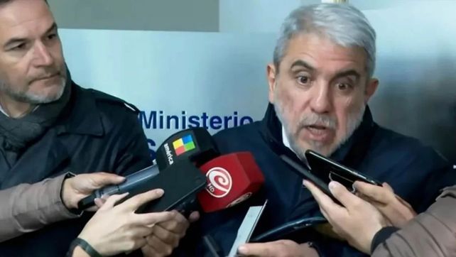 El ministro de Seguridad Aníbal Fernández admitió que todavía no tienen identificados a los organizadores de la serie de robos a supermercados de los últimos días.&nbsp;