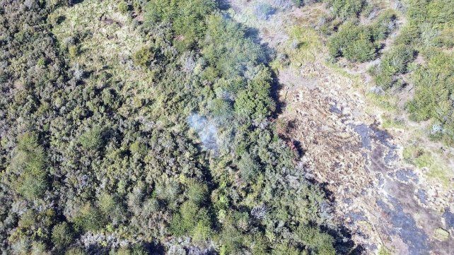 Bomberos combatían este martes por la tarde incendios forestales al sur de la Isla del Puerto&nbsp;
