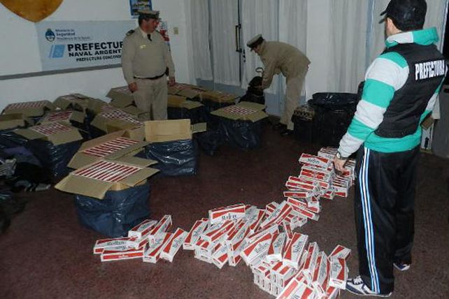 Prefectura secuestró más de 1.200 cartones de cigarrillos y detuvo a un hombre
