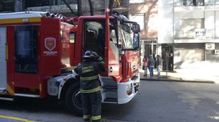 Bomberos voluntarios salvaron la vida de un bebé que se estaba ahogando