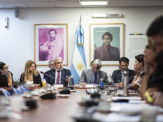 El encuento en el Anexo de la Cámara de Diputados.