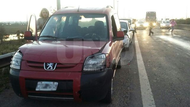 Accidente en cadena involucró cerca de 10 automóviles sobre la ruta nº168