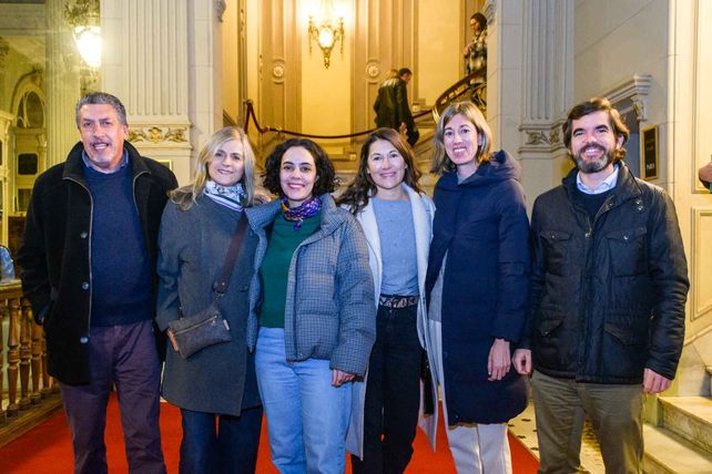 Perico Pérez, Claudia Sabatini, Silvia Otero, Paula Fernández, Loreto Cárceles y Jaime González.  