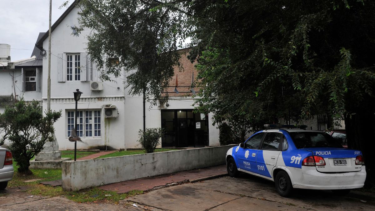 Detuvieron a seis policías y un subjefe en un allanamiento en la comisaría 10ª