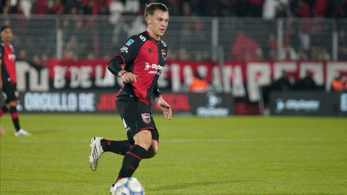 Frank Kudelka está rearmando el once de Newell's sin la presencia de su sancionado capitán