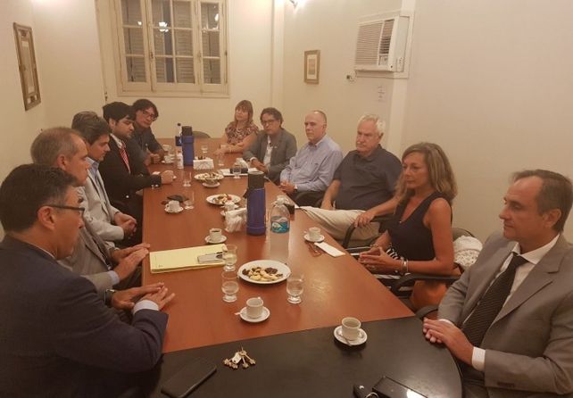 En Rosario. El encuentro tuvo como objetivo impulsar el acercamiento entre las instituciones.