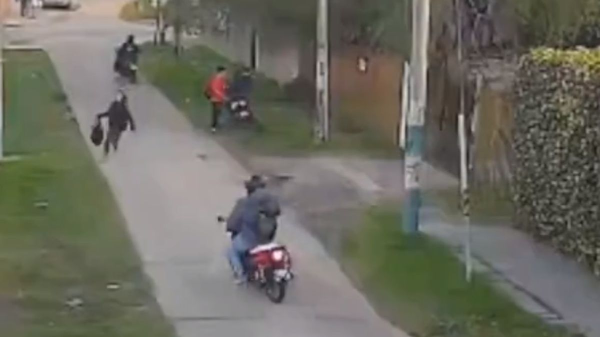 Two boys were attacked by motorcycles when they left the school