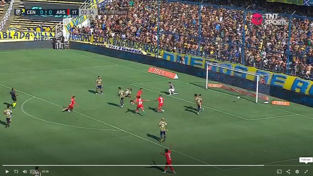 Central ganó 2 a 1, sin jugar bien, ante un Arsenal que terminó con nueve