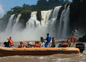 Tragedia en las Cataratas del Iguazú: murió un turista tras el vuelco de una lancha