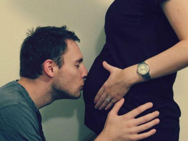 Por qué algunos hombres desarrollan síntomas de embarazo