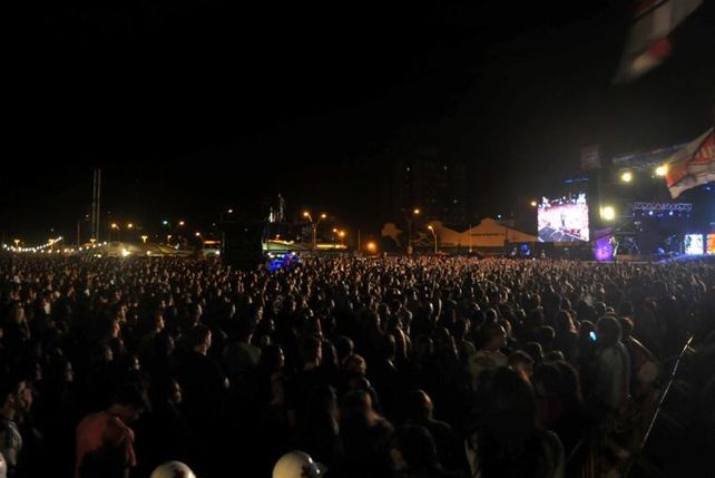 Tan Biónica encendió la segunda noche de Música en el Río