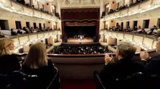 El gobernador Rogelio Frigerio y la intendenta de Paraná, Rosario Romero, participaron de la Gala Patria en vísperas del 25 de Mayo en el Teatro 3 de Febrero