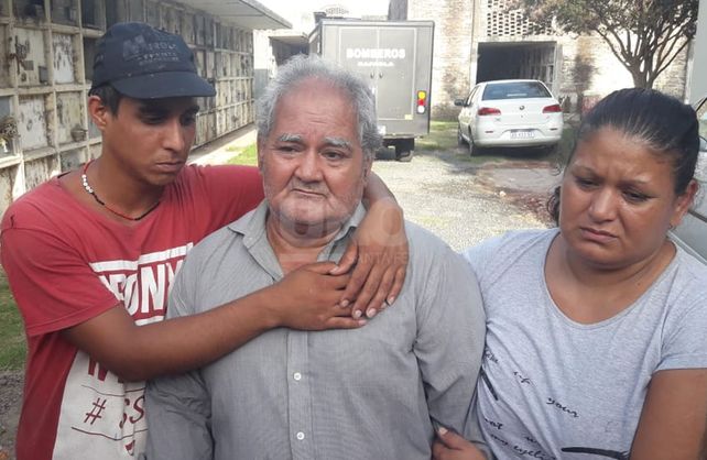 El padre de Darío junto a sus hermanos.