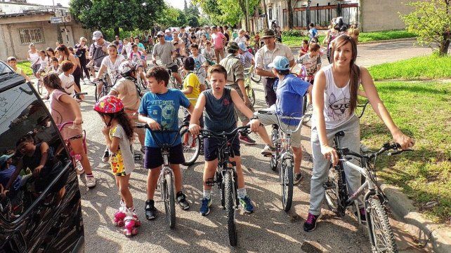 La parroquia Santo Domingo Savio invita a pedalear en familia.