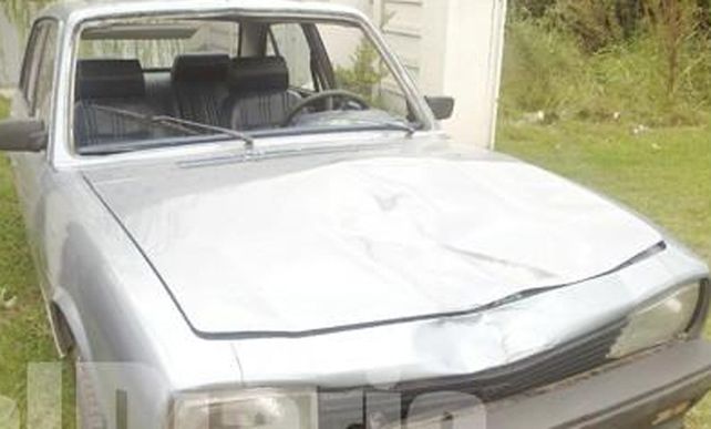 El Peugeot 504 era manejado por un hombre de 28 años que mató a otro de 53 años.