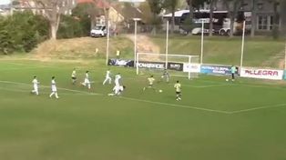 Giovanni Ismael Cantizano gambeteó a varios rivales y definió con un derechazo cruzado ante la salida del arquero. (Imagen de video)