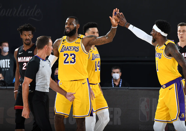 Los Lakers aplastaron a Miami en la primera final de la NBA