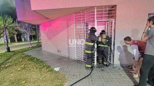 Un joven de 16 años se entregó como el presunto autor de los ataques incendiarios en barrio María Selva.
