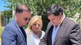 Escalante y Enrico recorrieron las zonas de Roldán donde se realizaron obras de pavimentación