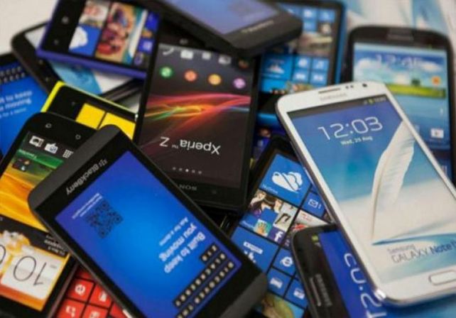 Los cinco puntos clave del plan canje de teléfonos celulares que impulsa el gobierno nacional